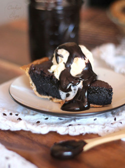 cake-stuff:  do-not-touch-my-food:Chocolate Truffle Pie More cake &amp; cookie &amp; baking inspiration: http://ift.tt/1404eu8