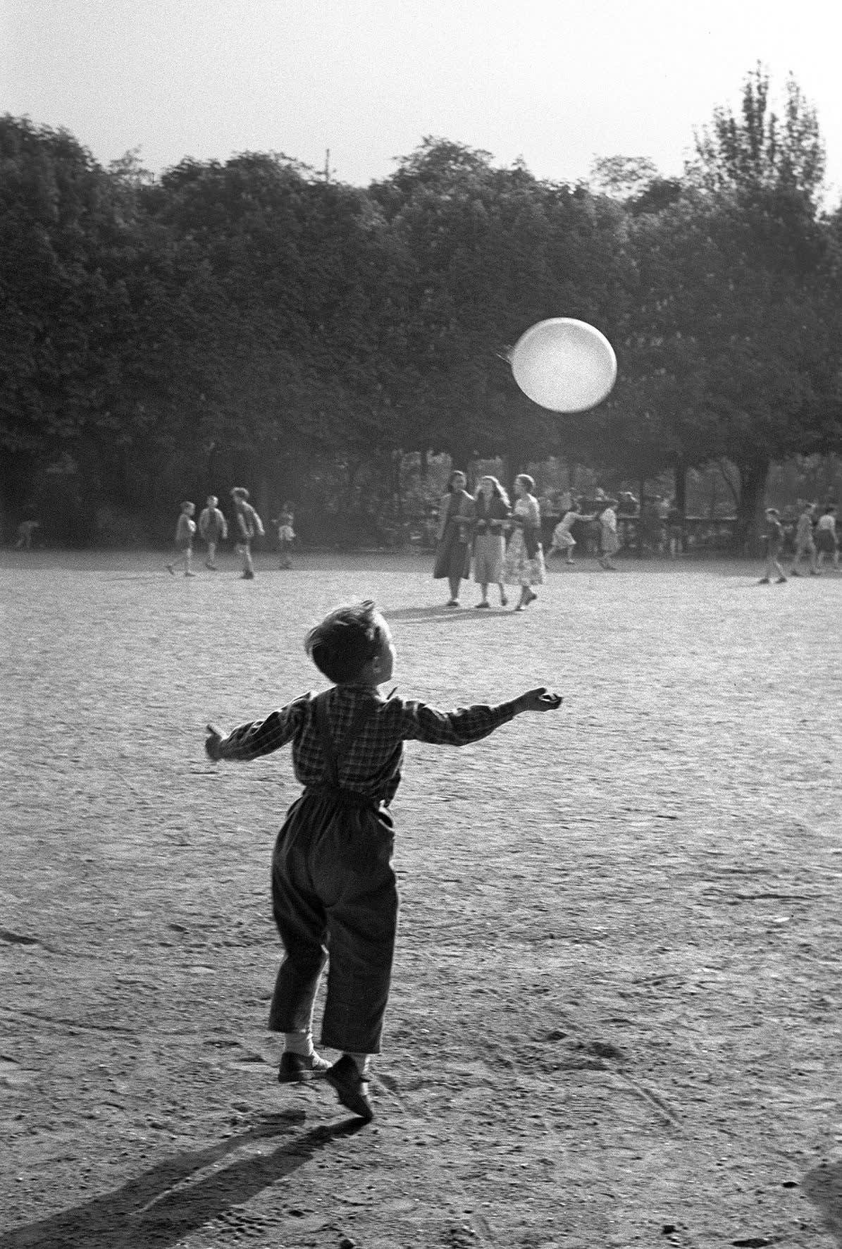 Sabine Weiss. Jardin du Luxembourg, Paris, 1956 (Printed Later)