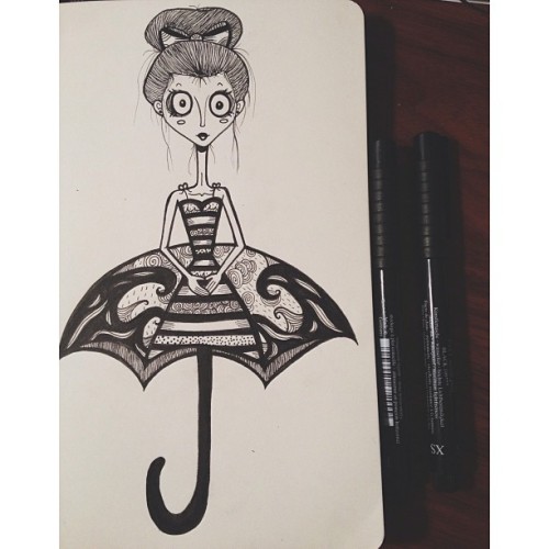 fitbubbles:  sayanythingmydear:  ☔  Looks like Tim Burton… I LOVE IT