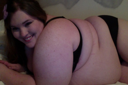 cakeassassin:  Butter my rolls bb. 