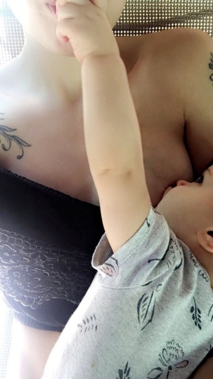 chelseaxcatherine:Breastfeeding is beautiful.