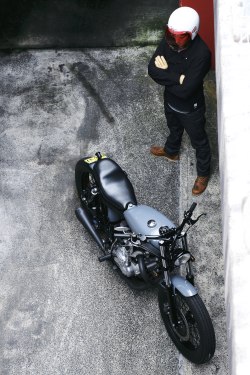 wildbutgentleman:  thomaswalkphotography:  Jeremy and the French Connection W650 for Reigning Champ.    Wild but Gentleman