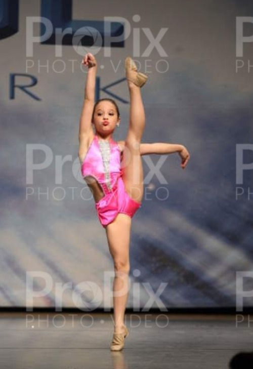 paigemackenzies:Sass master Kenz in “boys like you”