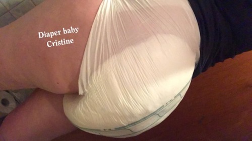 diaperbabycristine: Woke up this morning to a really soaked diapers I shouldn’t have drank all