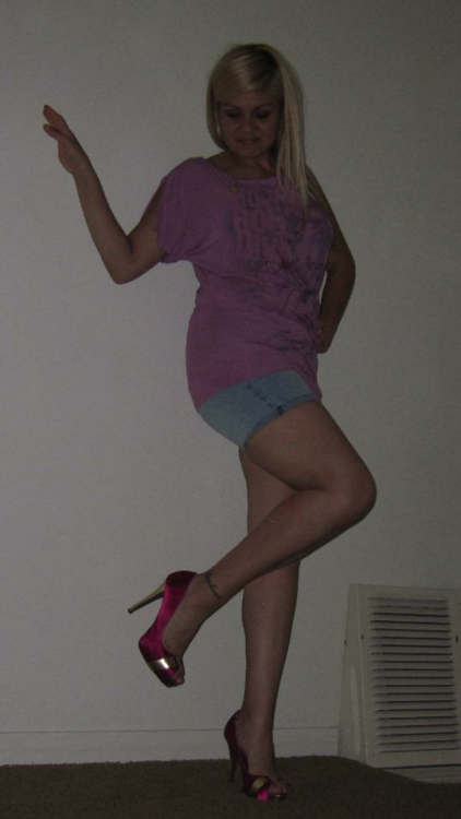 bad-wifeys-legs:Bad Wifeys Legs Looking good in heels