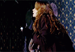 doctorwho:  Duck, now. Doctor Who Series 3: Blink