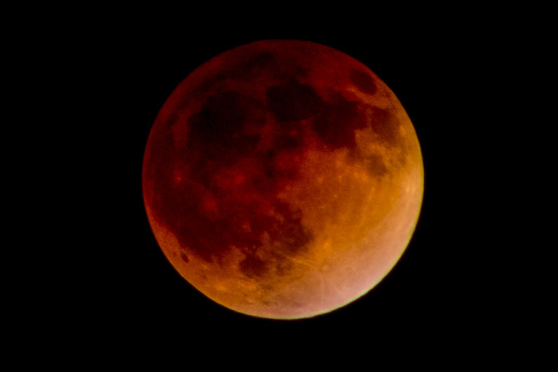 etherealvistas:  Blood Moon (USA) by slworking2 