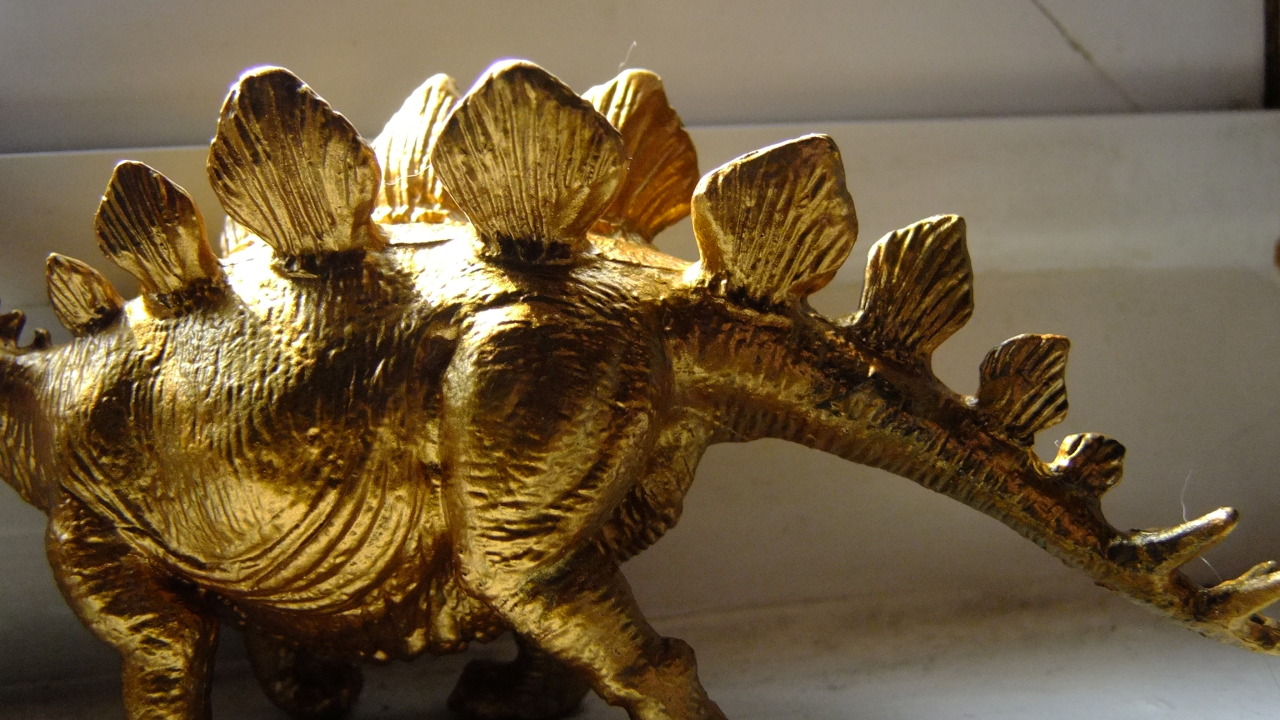 build-a-diy:  Made me some of those brass dinosaur figurines and I’ve never gotten