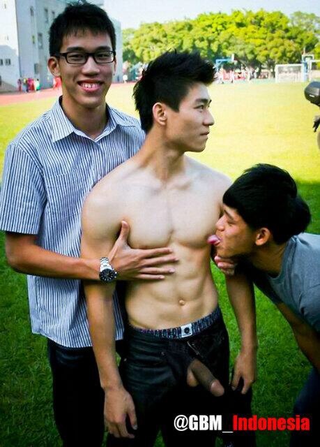 hot4asianmale:  See more at: Hot4AsianMale.tumblr.com