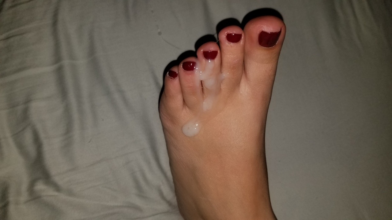 4allth3marbl3s:  A little foot fun