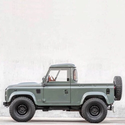 upknorth:Minimalist summer driver. No frills, off-road perfection by @coolnvintage #upknorth #getout