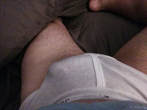 jckybriefs4me:waking up in white jockeys today! need a good wank before i can head off to work! 