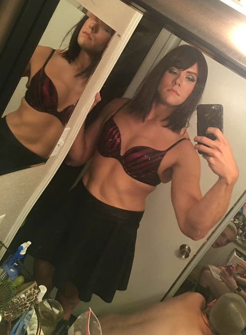 yes-sadie100:  Are you ready to unleash the gurl within? Sign up for my free feminization