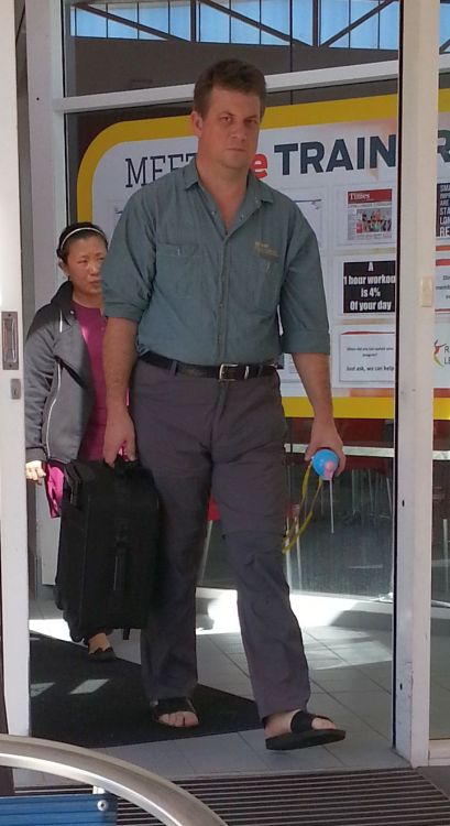 heavybulge:  brilliant daddy all round, big bulge, handsome butt, adorable face.