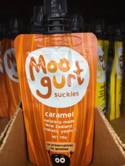 itwashotwestayedinthewater: c3po: anyone want suckies? Moo gurt suckies anyone? anyone up for a but of a mooGurt Suckle 