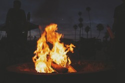 iammrbillabong:  Firepits make me happy 