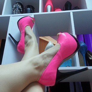 heel-queen:  (via Photo by Myca *my boyfriend is my nr.1*(myca_heels_horses): #high_heels