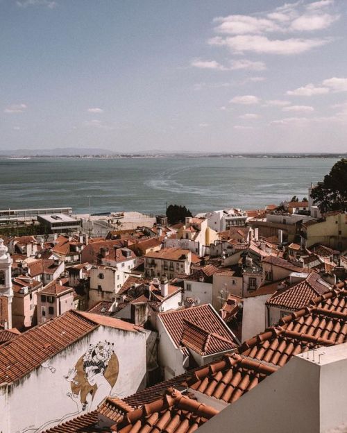 Alfama, Lisboa, Portugal | Alisa Anton
