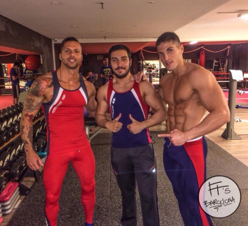 piledriveu:  hot men……hot singlets…….hot porn pictures