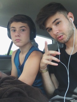 markcefalojr:  roadtrip 💀 