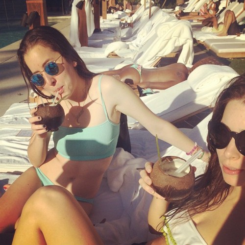 haimtheblog:  haimtheband: with @dyelllla and @babyhaim going adult photos