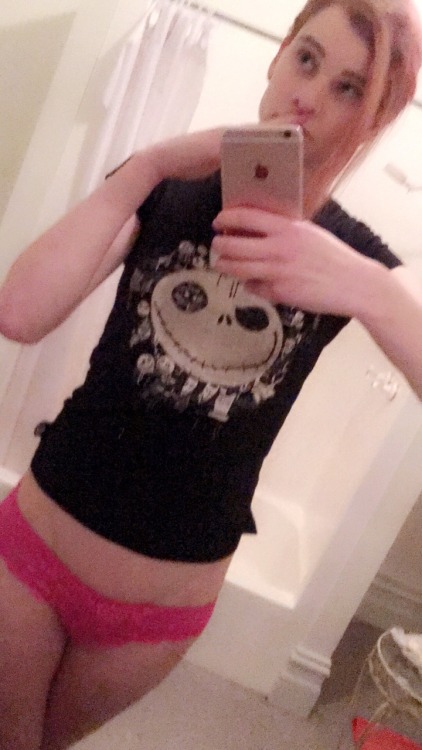 little-mermaid-kitty:Anyone wanna join me in the shower?  So dam sexy
