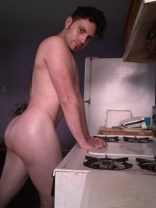 jaykknight:  The kitchen is the only place that gets good light IG @mrjaykknight 