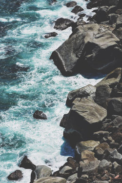 thelavishsociety:  Shoreline Kiss by Ben Brown | LVSH