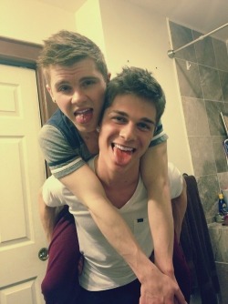 lgbt-couples:  :) 