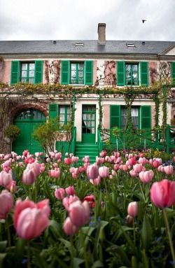 audreylovesparis:  Claude Monet’s house and gardens, Giverny, France