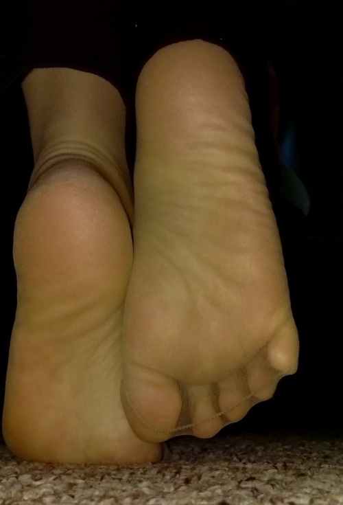 ninavontease1:my stinky nylon feet at work, all sweaty for my foot sniffing fans.