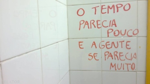 apenas fique '