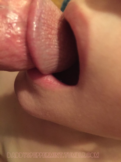daddythefetish:  This is just before the vid. If there’s ever a question as to how I cum so much….peppermint is your answer.   daddyspeppermint