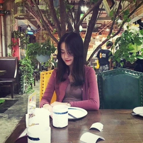 yamakaso: 喜欢打扮的美美哒出去，接受周围陌生人眼光的扫视。然后回来脱光光的躺床上等待着被哥哥叔叔们享用。喜欢这种角色和情景的反差感！好像好多朋友也喜欢，哈哈，找到了同好❤～