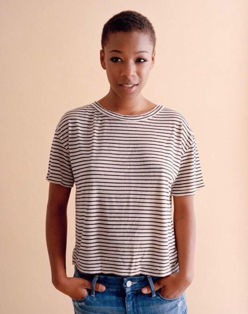 queerwoc:  grls-interrupted:  oh my god  Its so unfair and flawless how Samira can wear ANYTHING and make the kids suffer! I mean rain boots, oversized jeans, and a Wal Mart Tshirt ans she’s shitting on my whole life!!!! 