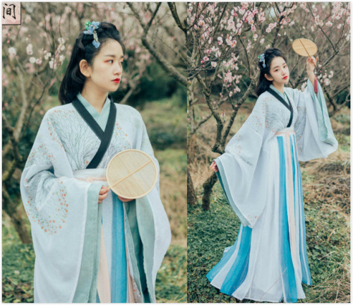 changan-moon: traditional chinese hanfu by 彩云间汉服. photo by 夏弃疾_. This collection features waist-high