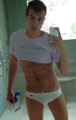 greenspeedos:  speedofan98:  www.speedofan98.tumblr.com