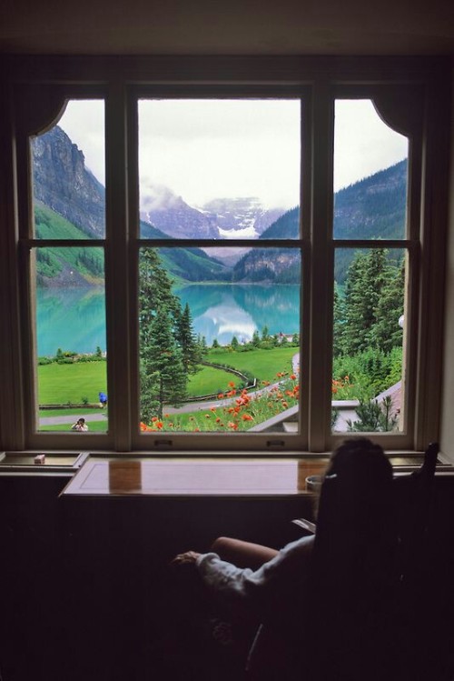 inaamshaheen:Artists exist to show us the world. So do windows.” ― Jarod Kintz I could not agr