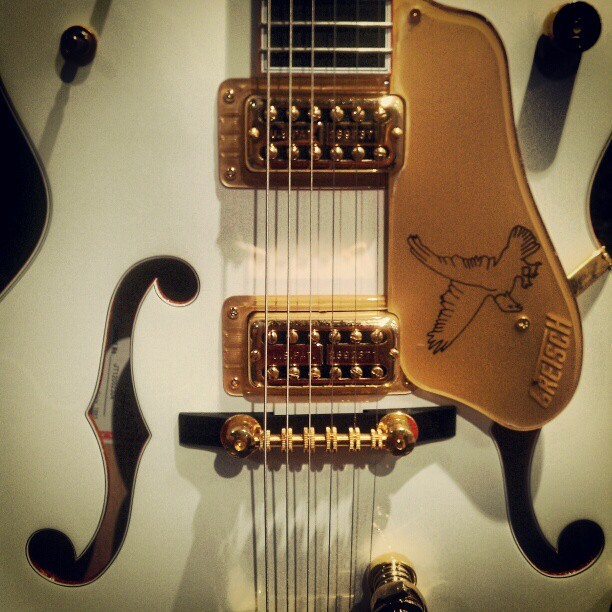 alisaurus41:  Pretty piece of hardware #gretsch #guitar #masterpiece #art 