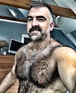 planesdrifter:  Follow planesdrifter: trueTHAT if you’re an admirer of older, hairy natural and muscular men.Check it out and the archive too or the live cams.