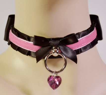 seinetwegen-deactivated20150517:  Skinny Kitty Collar Black and Pink Velvet w/Bell