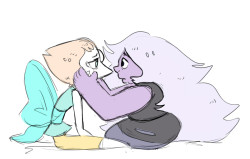 tryingmomentarily:  i dont have any time to draw today, but here’s some pearlmethyst doodles bc thats whats important :’) 