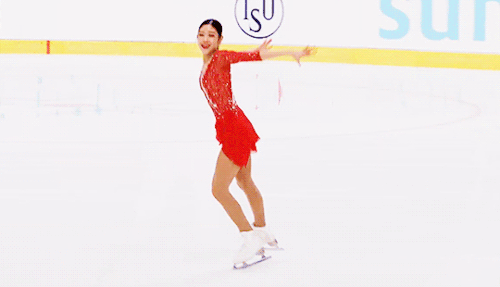 incandescentlysilver:Haein Lee wins a second gold medal with a new personal best score [134.11], and