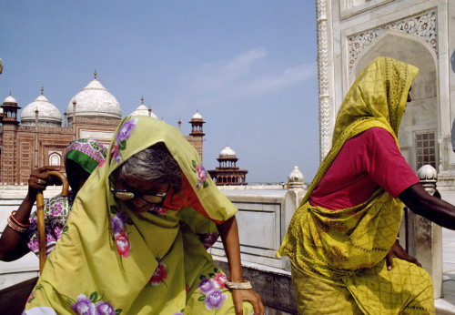 fotojournalismus:  Taj Mahal, Agra, 1985.Photographs by Raghu Rai