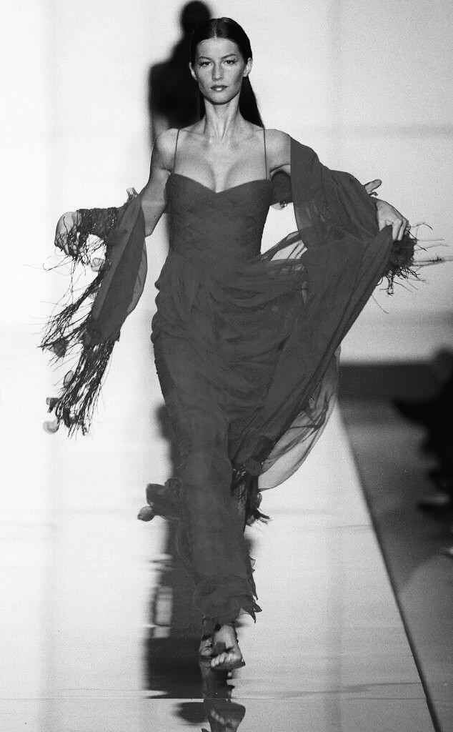 Bündchen Valentino Fall 1999 Couture