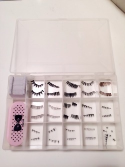 dollyfrills:  My lashes~  Le voglio.