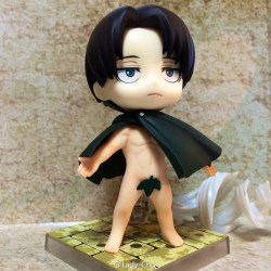 snk-officially-drawn:  Wow new Levi figure is really awesome. Source 