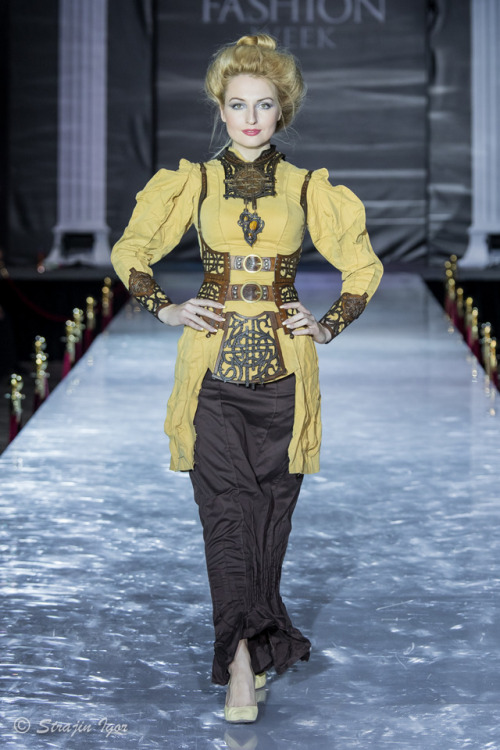 Andrew Kanounov, spring/summer 2017, “Architecture Decadence” (click to enlarge)