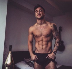 malecelebritys:  Sam Callahan