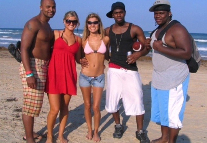 blackbullsonwhitecows:  Unforgettable vacation.